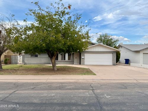 102 E Erie Dr, Tempe, AZ, 85282-3621 | Card Image