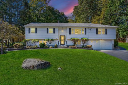 97 Friendly Rd, Mahopac, NY, 10541-1922 | Card Image