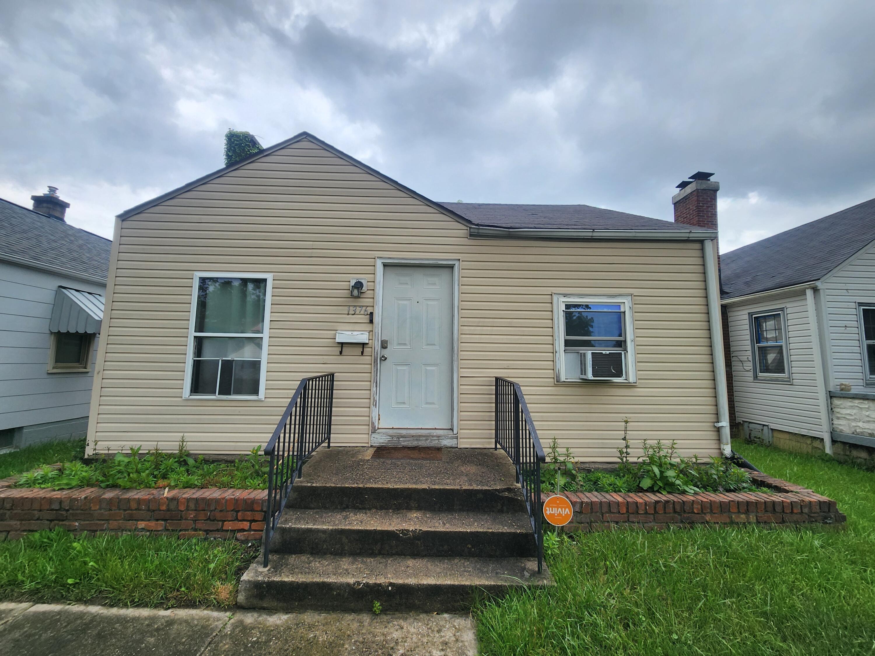 19th Ave, Columbus, OH 43211