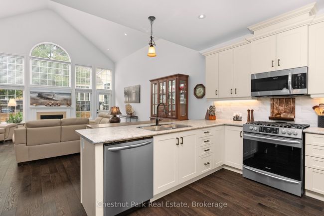 25 Durham Rd, House attached with 2 bedrooms, 2 bathrooms and 2 parking in Bracebridge ON | Image 18