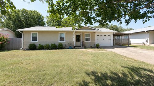 502 E Ash Drive, Johnson City, TX, 78636 | Card Image