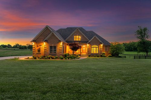 108 Stirling Ln, Versailles, KY, 40383-9270 | Card Image