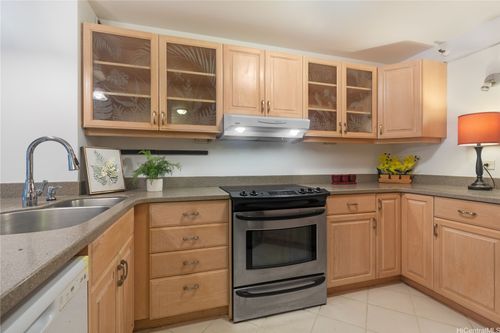 apt-1b-38 S Judd St, Honolulu, HI, 96817-2605 | Card Image