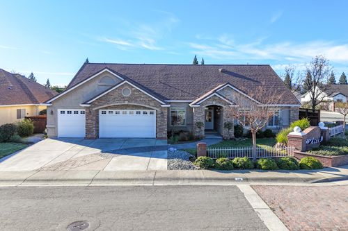 2318 Crescent Moon Ct, Redding, CA, 96001-5936 | Card Image