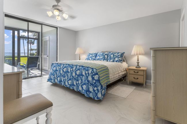 APT-104 - 3472 Ne Causeway Blvd, Condo with 2 bedrooms, 2 bathrooms and null parking in Jensen Beach FL | Image 22