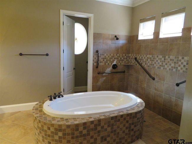 954 La Vista Dr, Townhouse with 3 bedrooms, 3 bathrooms and null parking in Tyler TX | Image 6