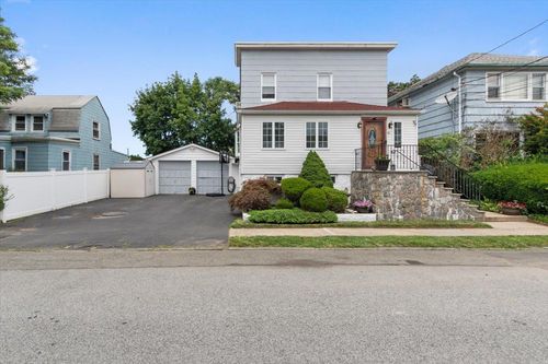 19 Morgan St, New Rochelle, NY, 10805-1224 | Card Image