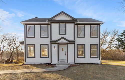 7014 N Brookside Rd, Pleasant Valley, MO, 64068-9557 | Card Image