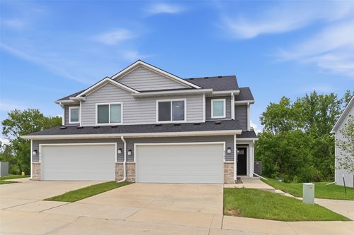 9187 Nw Thomas Ln, Johnston, IA, 50131-8161 | Card Image