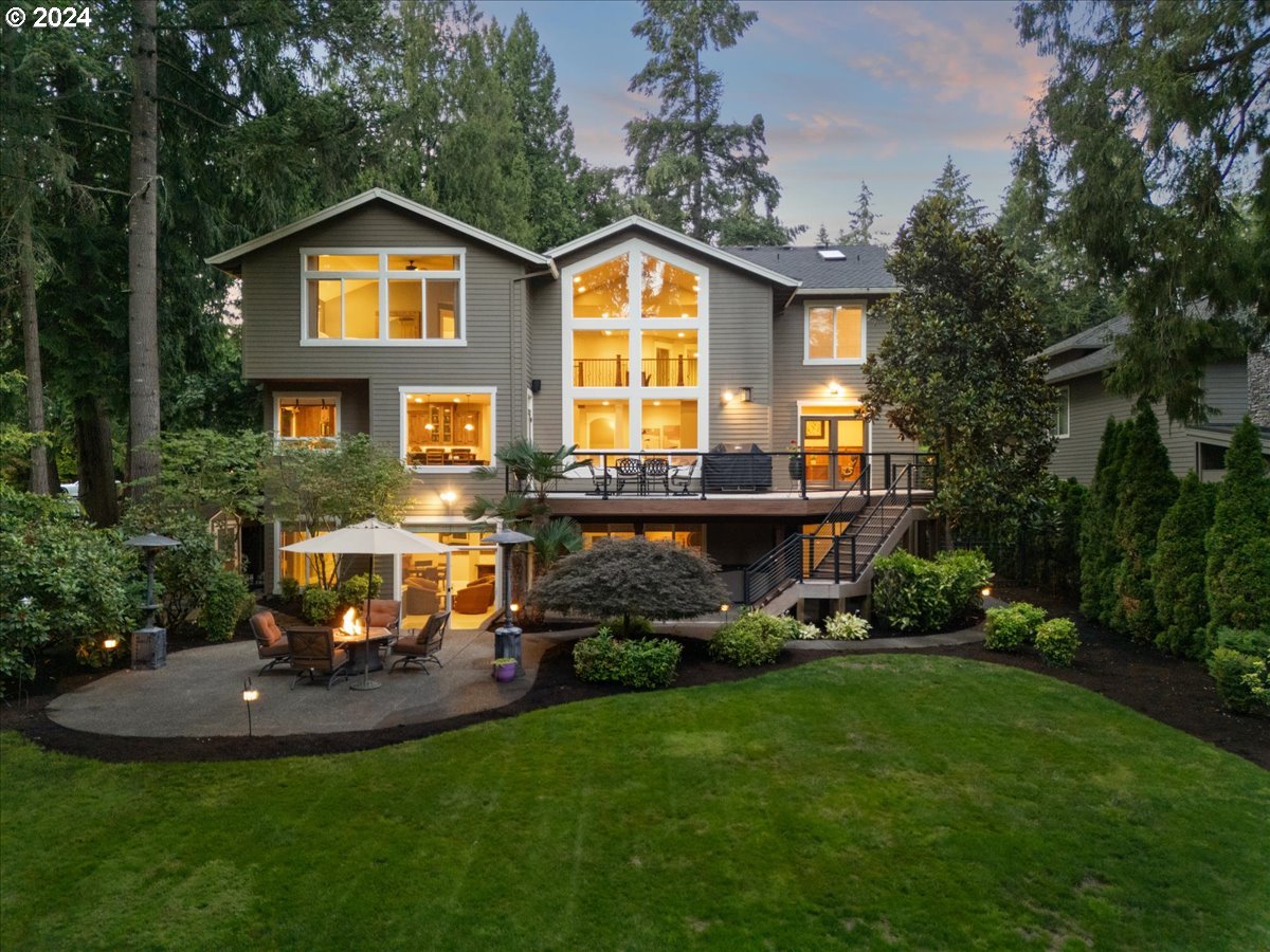 Dogwood Dr, Lake Oswego, OR 97035
