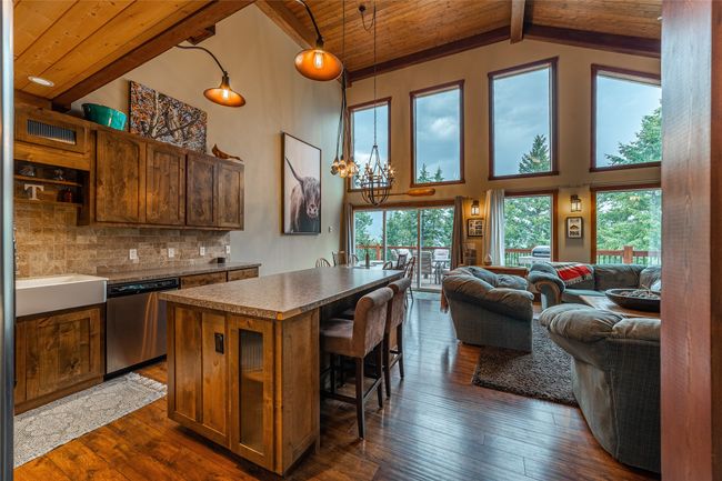 North side kitchen, beautiful custom cabinets | Image 25