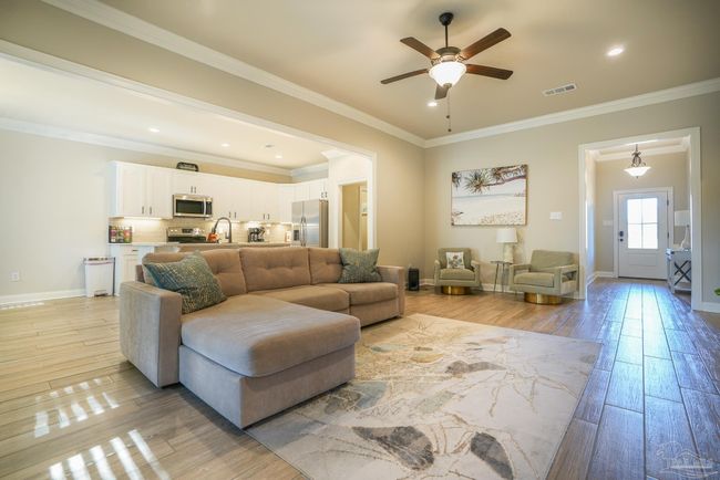 3079 Auburn Pkwy, House other with 4 bedrooms, 2 bathrooms and 2 parking in Gulf Breeze FL | Image 7