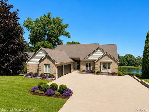 3380 Benstein Rd, Commerce Township, MI, 48382-1901 | Card Image