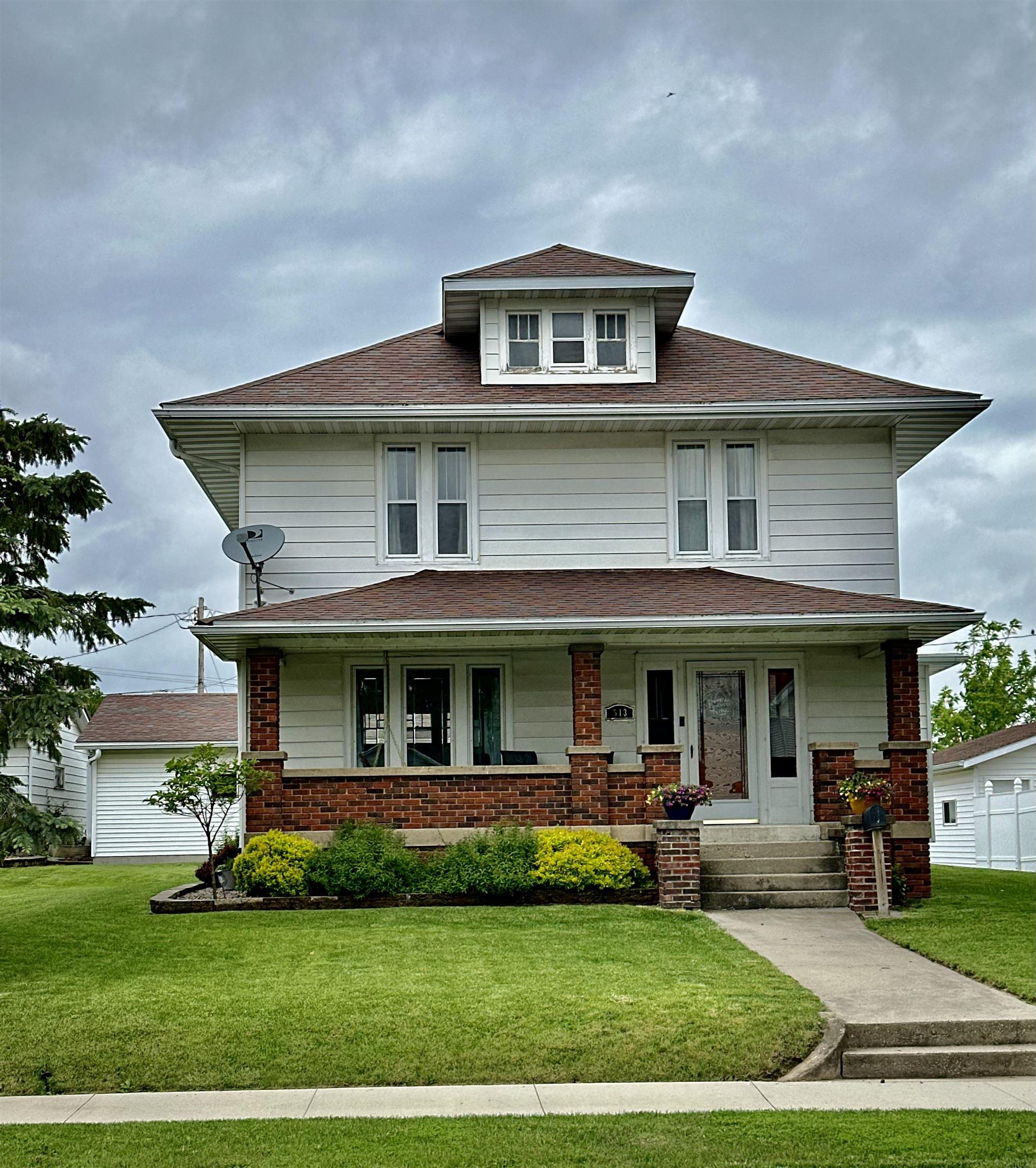 Main St, Waukon, IA 52172