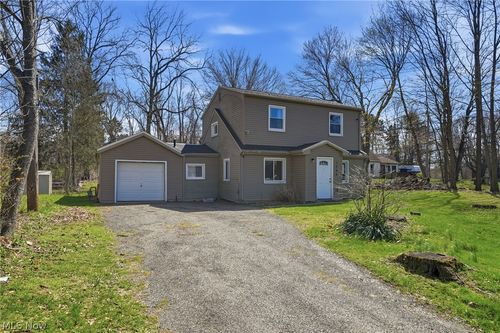 1555 Ambre Dr, Akron, OH, 44312-4301 | Card Image