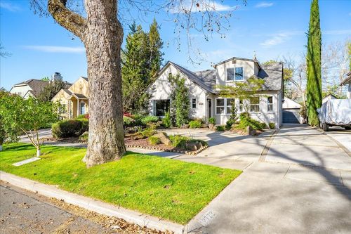 2772 18th St, Sacramento, CA, 95818-3006 | Card Image