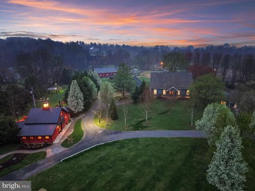 40325 Charles Town Pike, HAMILTON, VA, 20158-3217 | Card Image