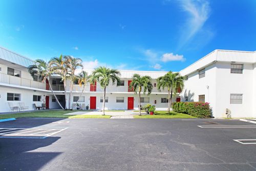 203-402 Lake Shore Drive, West Palm Beach, FL, 33403 | Card Image