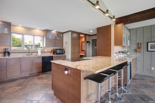 22147 Sunset Ln, Elkhart, IN, 46516-5398 | Card Image