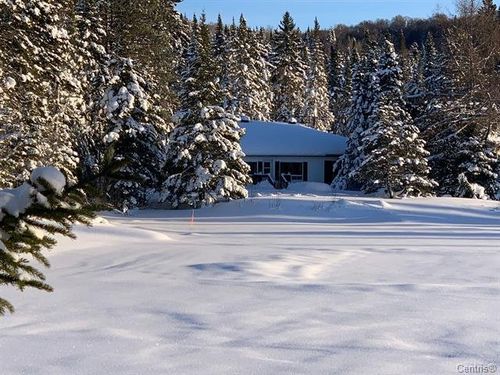 64 Ch. Du Lac-À-L'Île, Val-des-Lacs, QC, J0T2P0 | Card Image