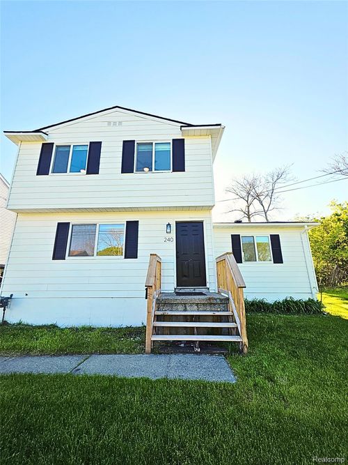 240 S Shirley St, Pontiac, MI, 48342-3155 | Card Image