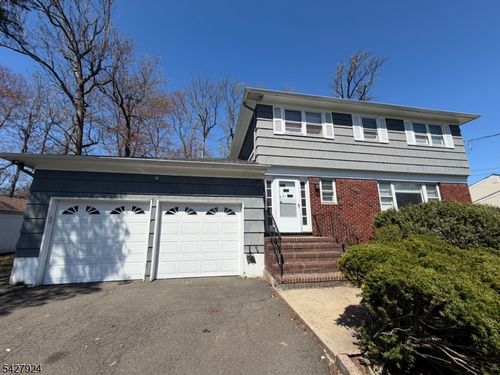 21 Saint Germain Dr, Clark, NJ, 07066-2621 | Card Image