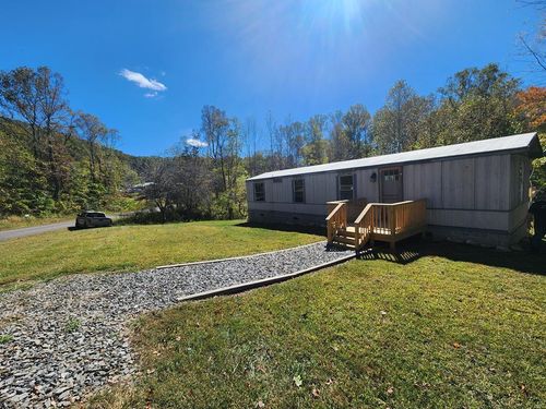 947 Valley End Rd, Ararat, VA, 24053-3508 | Card Image