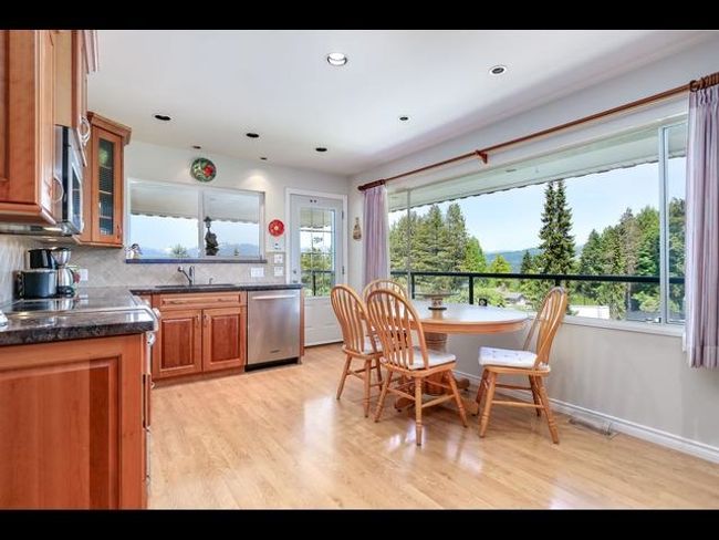 6005 Humphries Pl, House other with 5 bedrooms, 3 bathrooms and 6 parking in Burnaby BC | Image 8