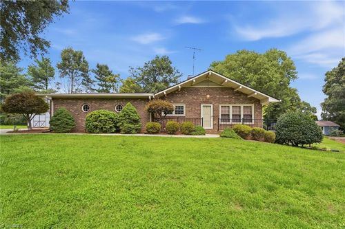 325 Spring St, Yadkinville, NC, 27055-8147 | Card Image