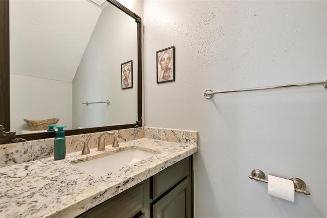Half bath | Image 15