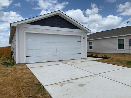 973 Shady Brk, New Braunfels, TX, 78132-0306 | Card Image