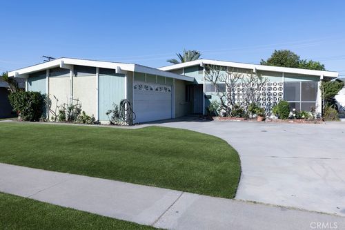 7451 Blackhawk Cir, Buena Park, CA, 90620-1603 | Card Image