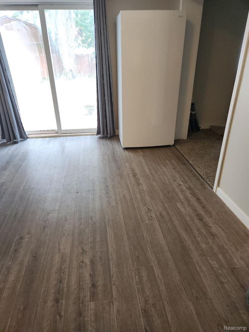 32260 Oscoda Ct, Westland, MI, 48186-4754 | Card Image