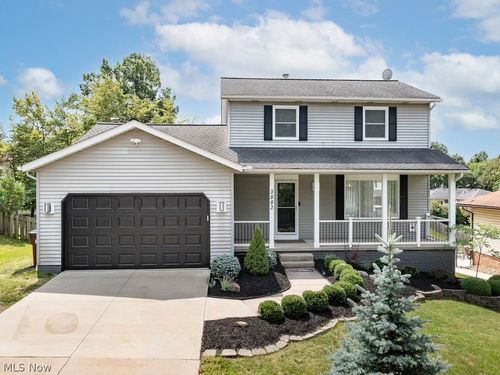 3883 Sanford Dr, Parma, OH, 44134-6365 | Card Image