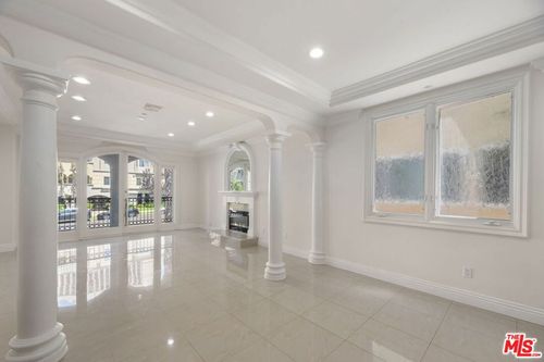 101-11952 Montana Ave, Santa Monica, CA, 90403-1009 | Card Image