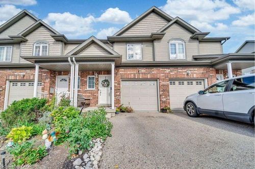 7-975 Strasburg Rd, Kitchener, ON, N2E0A8 | Card Image