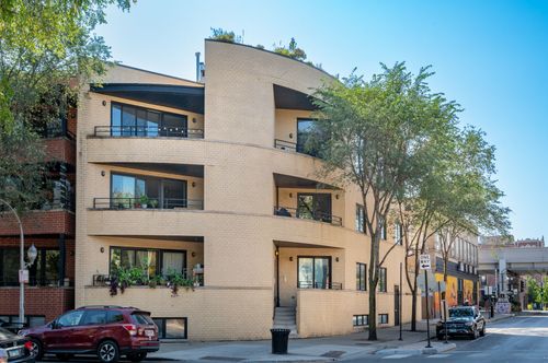 3n-4662 N Winthrop Ave, Chicago, IL, 60640-6981 | Card Image