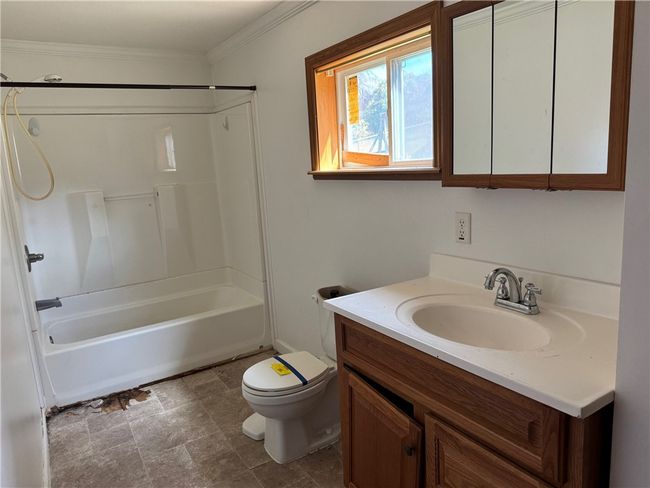 24 Grant St, House other with 3 bedrooms, 1 bathrooms and 1 parking in New Salem PA | Image 17