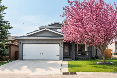 304 Shawcliffe Cir Sw, Calgary, AB, T2Y1A4 | Card Image