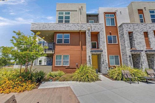 3704 Silicon Cmn, Fremont, CA, 94538-6910 | Card Image