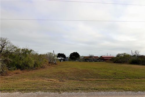 1406 Third St, Bayside, TX, 78340-3013 | Card Image