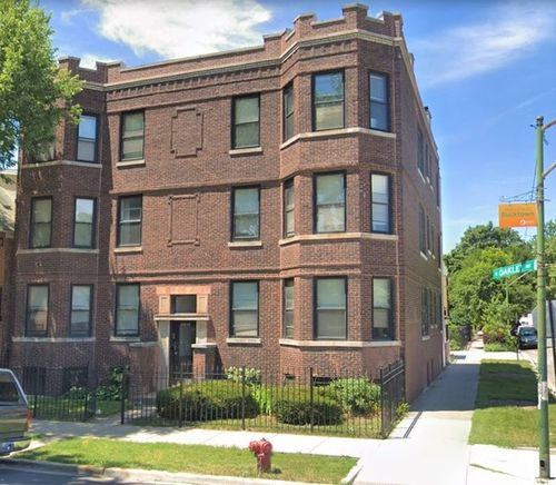 1s-2116 N Oakley Ave, Chicago, IL, 60647-3235 | Card Image