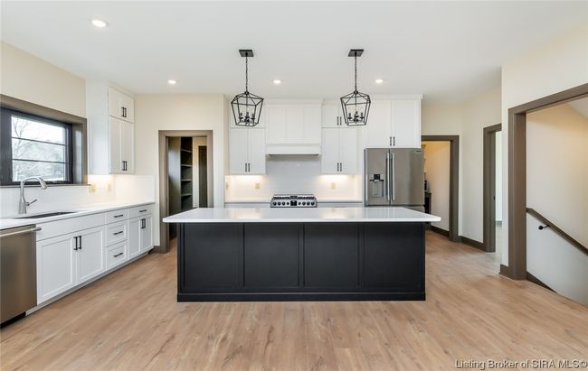 5560 Old Vincennes Rd, Home with 4 bedrooms, 4 bathrooms and null parking in Floyds Knobs IN | Image 30