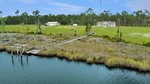 198 Peacock Ln, Wewahitchka, FL, 32465-3652 | Card Image