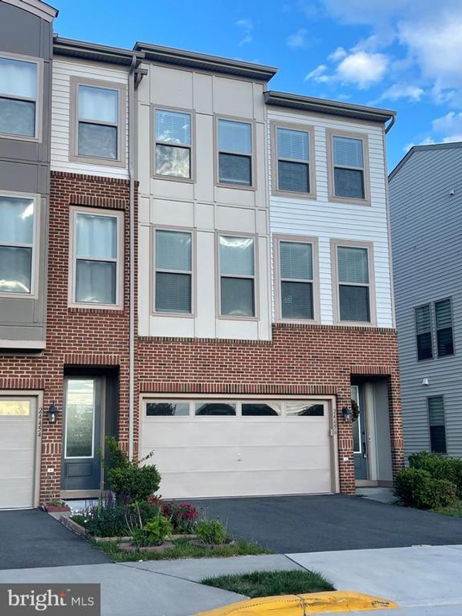 24456 Hawthorn Thicket Ter, Townhouse with 3 bedrooms, 4 bathrooms and null parking in STERLING VA | Image 31