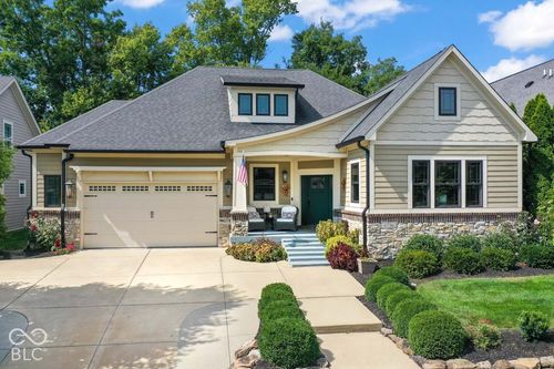 6736 W Stonegate Dr, Zionsville, IN, 46077-8555 | Card Image