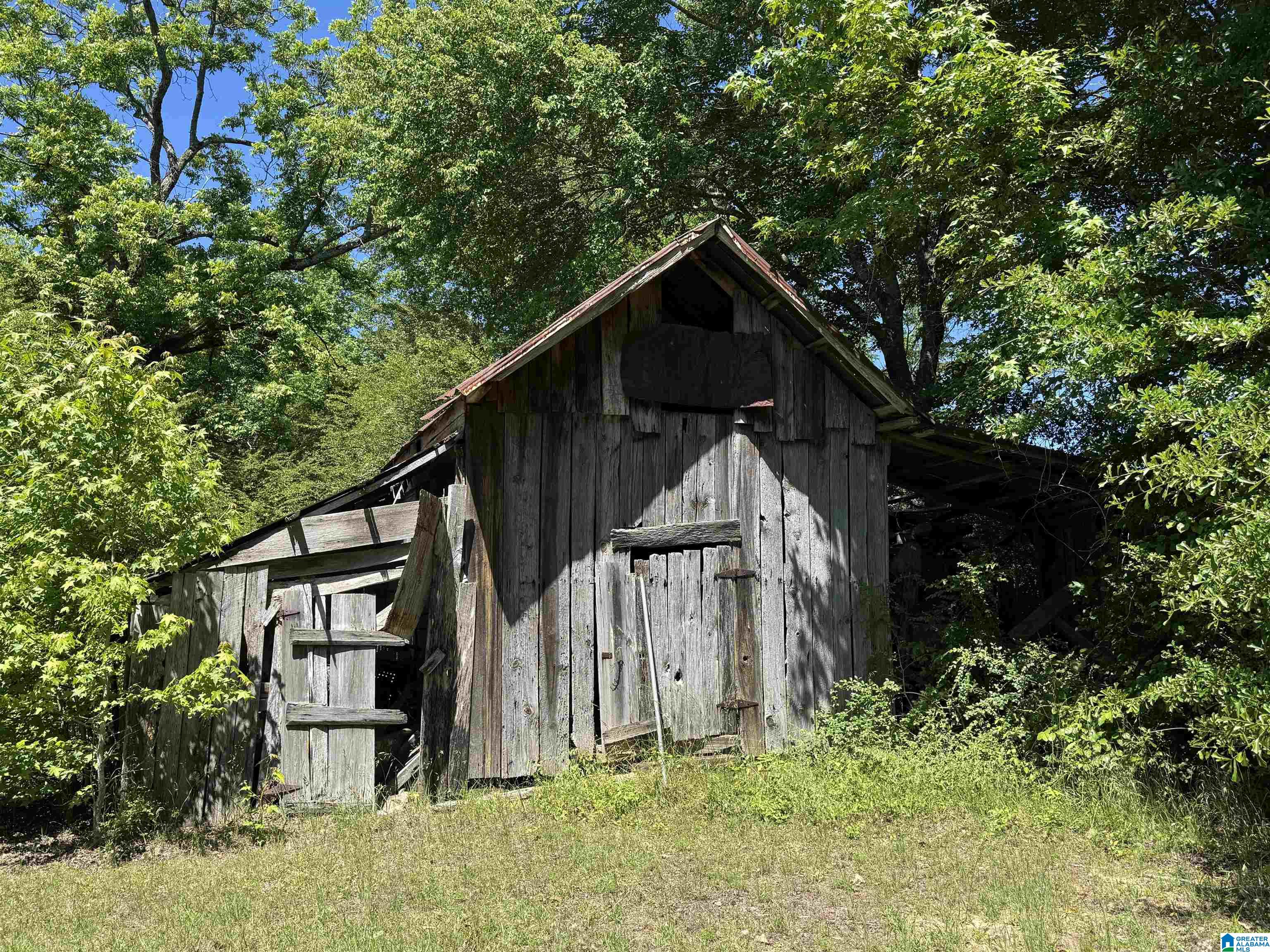 Land in LAWLEY 5