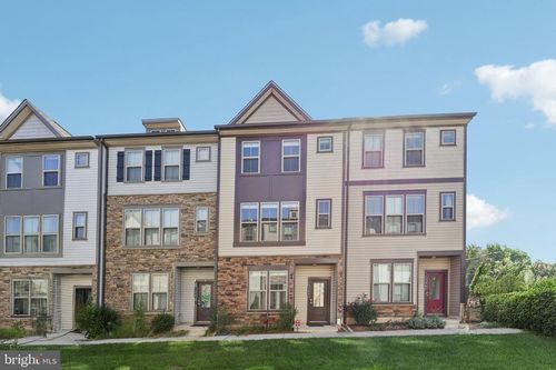 127 Tolocka Ter Ne, LEESBURG, VA, 20176-4589 | Card Image