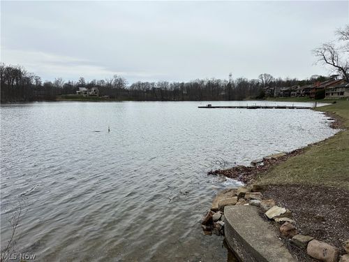 unit-11-200 Granger Rd, Medina, OH, 44256-7315 | Card Image