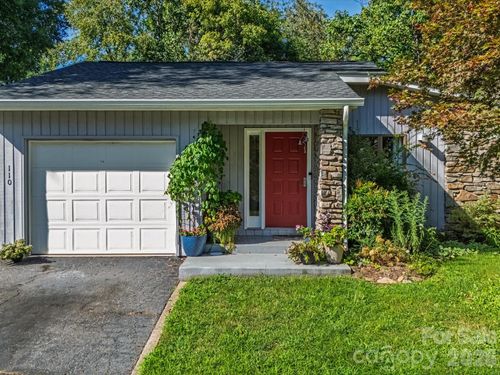 110 Aurora Dr, Asheville, NC, 28805-1704 | Card Image